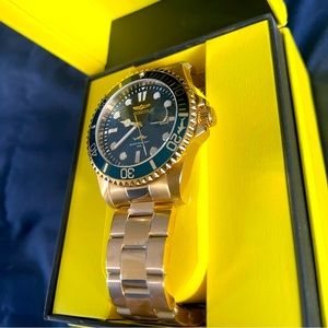 NWT Invicta Mens Pro Diver Quartz Watch